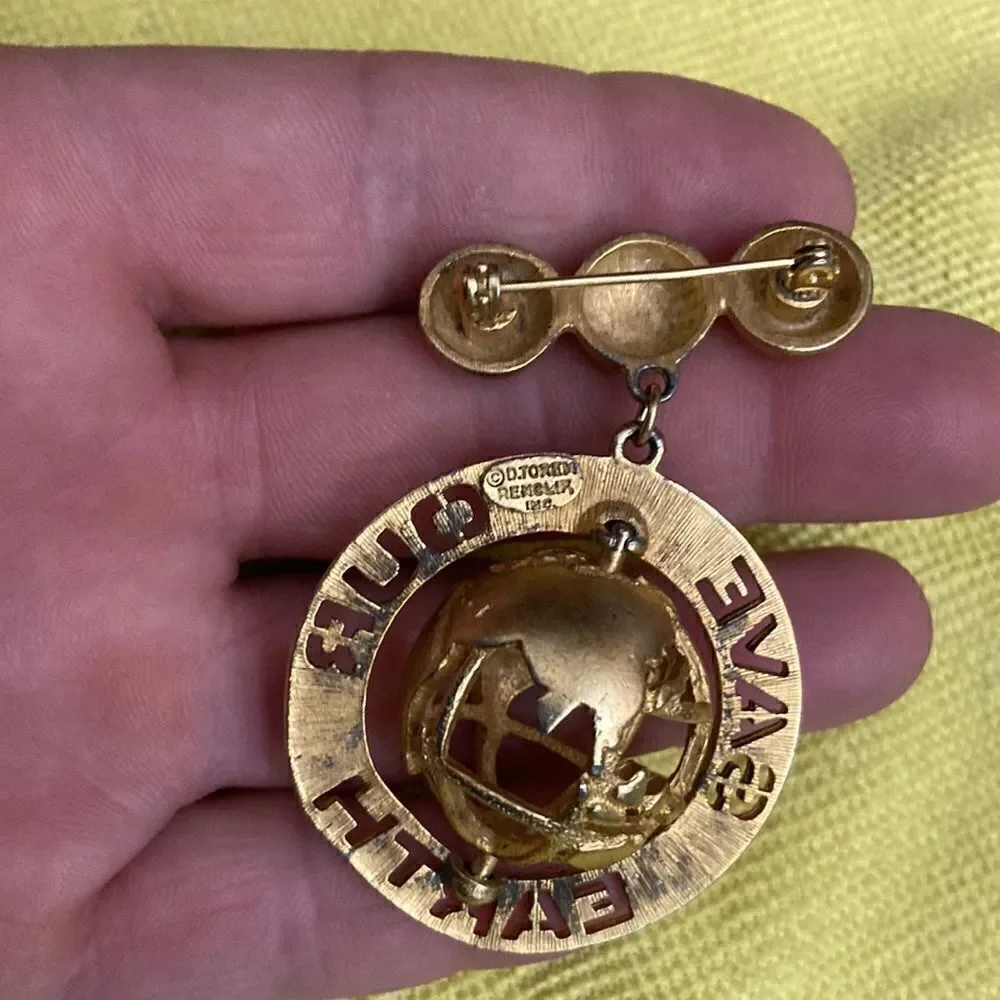 D torem renclif save our world vintage brooch